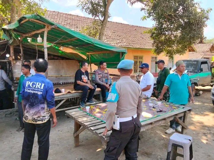 Camat dan Kapolsek Madapangga Tinjau Langsung Persiapan Upacara 17 Agustus di Desa Woro