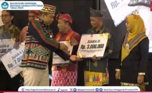 Luar Biasa, Kepala SMAN 1 Madapangga Sabet Piagam Juara Tiga GTK Se-NTB