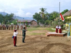 Babinsa Woro Berkomitmen Mendukung Pembentukan Karakter Siswa-Siswi di Seluruh Sekolah